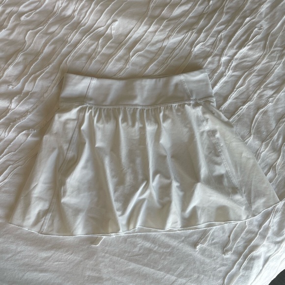 Aritzia Skirt - Picture 1 of 2